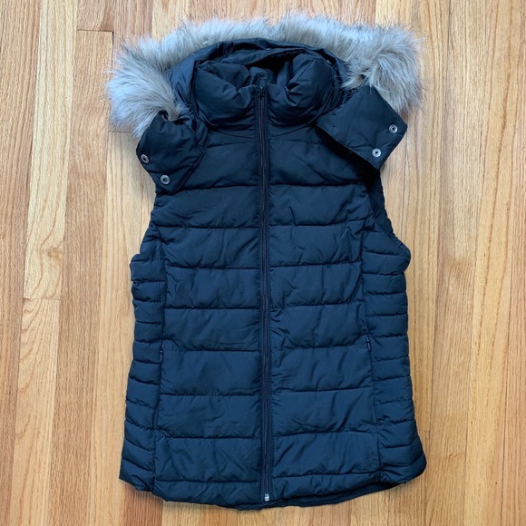 H&M Jackets & Blazers - NWOT H&M Puffer Vest